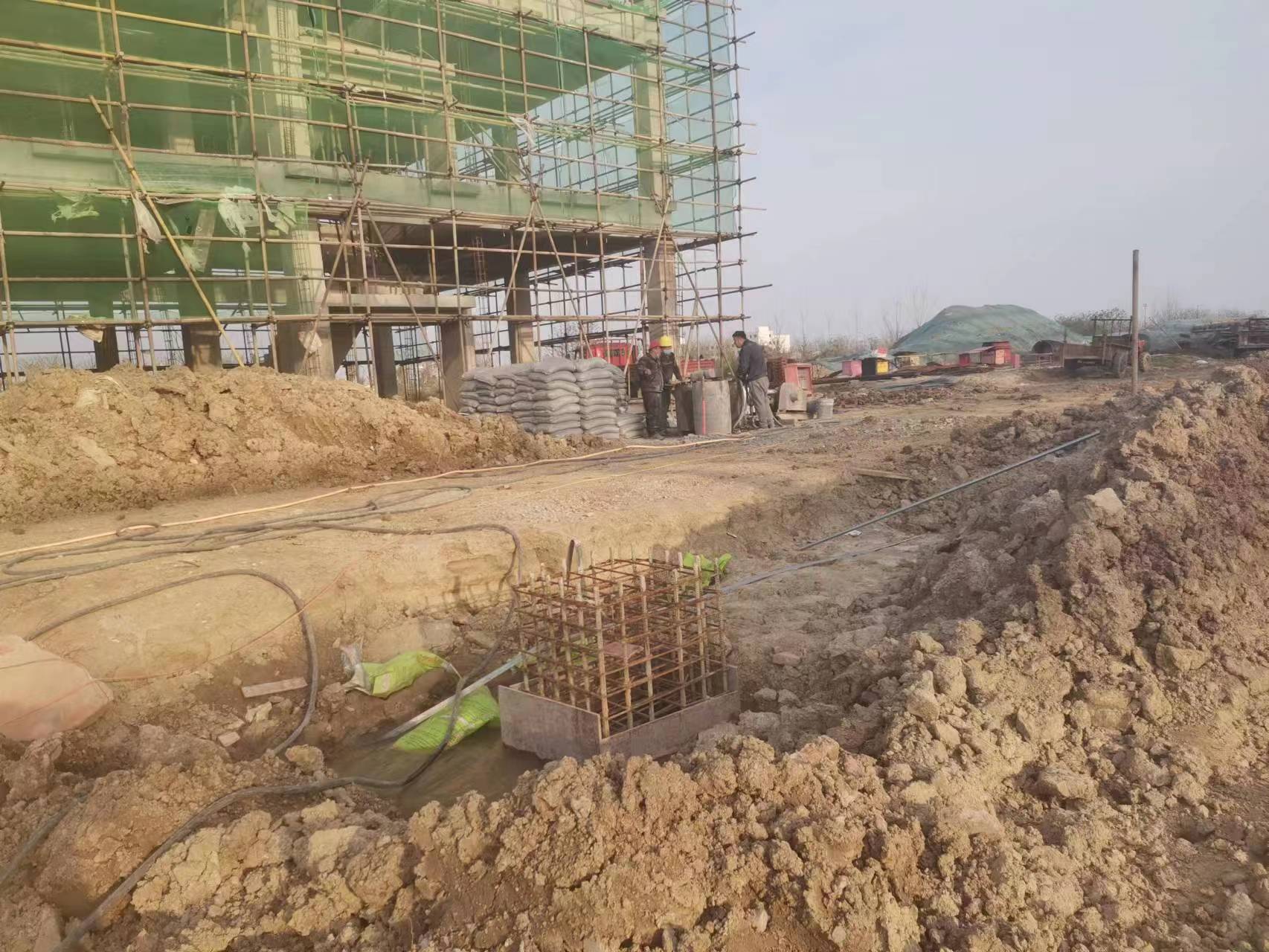 红山当桥梁出现裂缝的时候应该及时加固修补